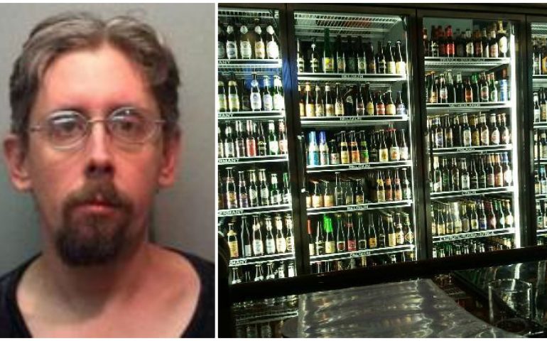 Per sbaglio rimane chiuso nella cella frigorifera di un market e per ingannare il tempo si scola tre casse di birra