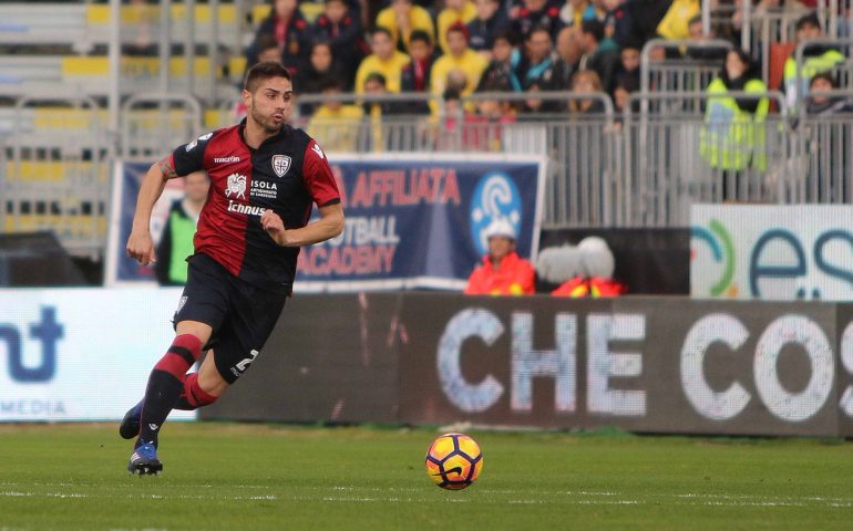 Cagliari, l’infortunio a Marco Capuano complica le scelte: col Verona si torna alla difesa a quattro
