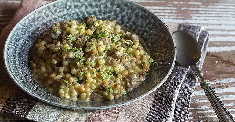 La ricetta Vistanet di oggi: fregula con salsiccia, una specialità sarda