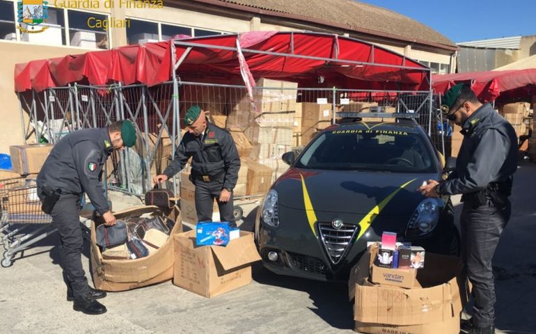 Maxi sequestro di merce contraffatta in un ingrosso cinese a Cagliari: oltre 59mila articoli tra giochi, profumi e altra merce