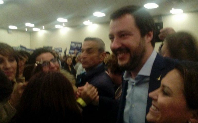 Contro gli immigrati, la Boldrini e i politici sardi: Salvini alla Fiera si presenta a modo suo