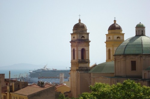 “Ses peusu de sa fabbrica de Sant’Anna”: perché a Cagliari si usa questo modo di dire?