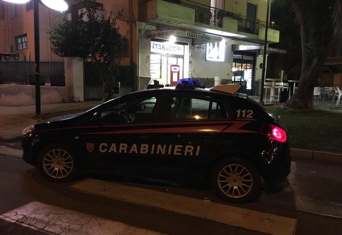 Quartu, tenta la rapina in tabaccheria ma nella cassa non c’è un euro