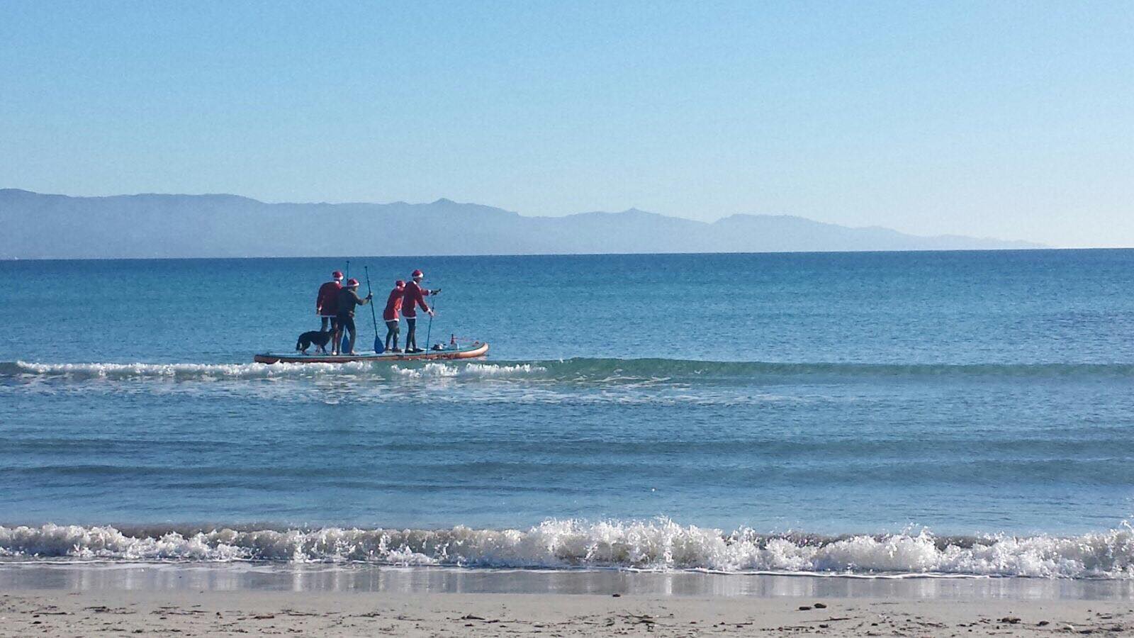 Babbo Natale Al Mare Immagini.La Foto Del Giorno Ecco La Slitta Speciale Che Usera Babbo Natale Questa Notte A Cagliari Foto Cagliari Vistanet