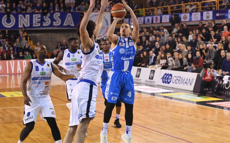 Una Dinamo “Gigante” va a vincere contro la capolista Brescia: Bamforth decisivo per il 79-78 finale