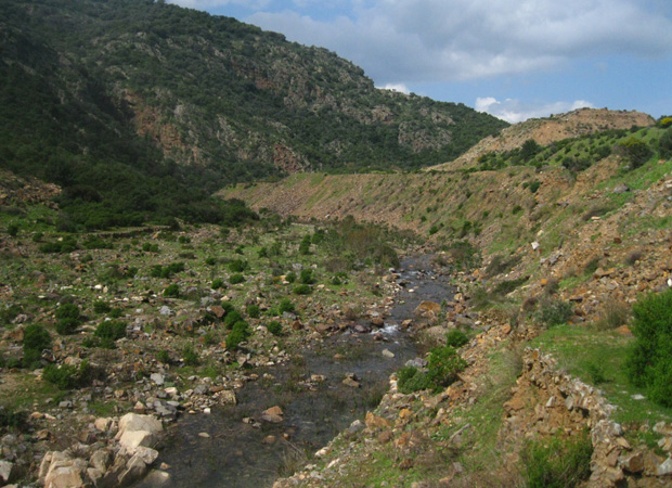 La diga incompiuta di Monte Nieddu-Is Canargius nel territorio di Sarroch