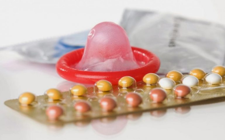 Pillola e preservativi gratis in Italia. Arriva l’appello-petizione dei ginecologi su Change.org