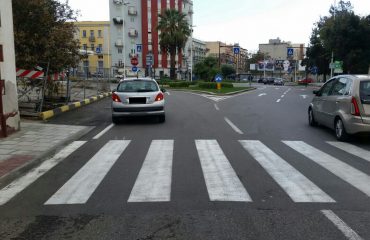 Pedone investito sulle strisce in via sant'avendrace