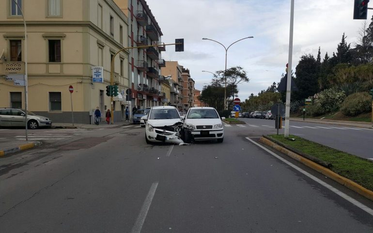 Via Liguria. Scontro fra due auto all’incrocio, ferita un’anziana di Isili