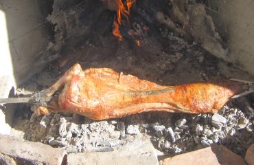La ricetta Vistanet di oggi: agnello arrosto, uno dei piatti più famosi della gastronomia sarda