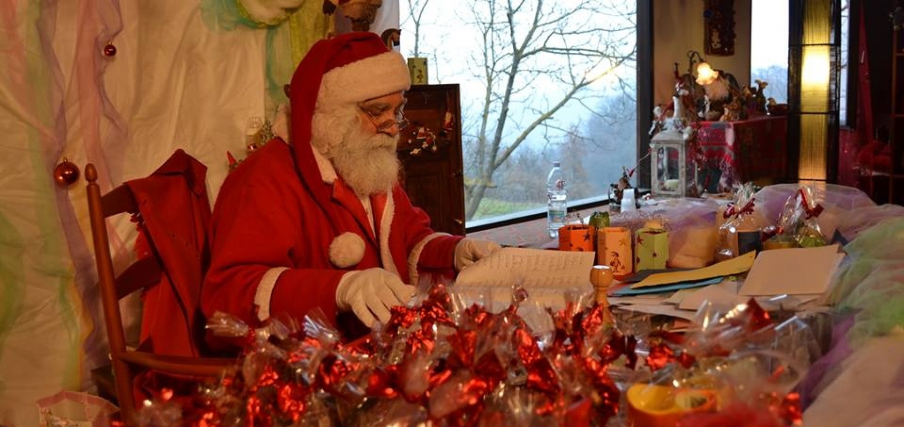 Foto Casa Di Babbo Natale.Il Villaggio Di Babbo Natale In Una Casa Campidanese Gli Eventi Delle Feste Ad Assemini Cagliari Vistanet