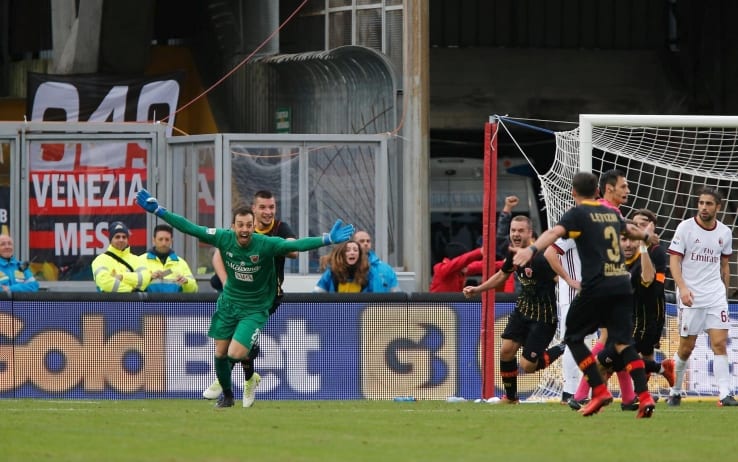 Brignoli, portiere goleador. L’estremo difensore del Benevento regala ai suoi il primo punto in Serie A nella storia dei giallorossi