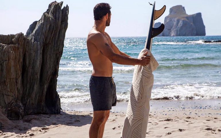 Francisco Porcella, il nuovo spot Intimissimi e la nomina, la prima volta per un italiano, ai Surfer Awards 2017 (VIDEO)