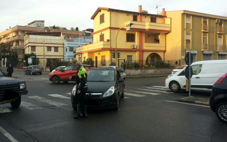 Investita mentre attraversa sulle strisce all’incrocio tra via Vesalio e via del Canneto