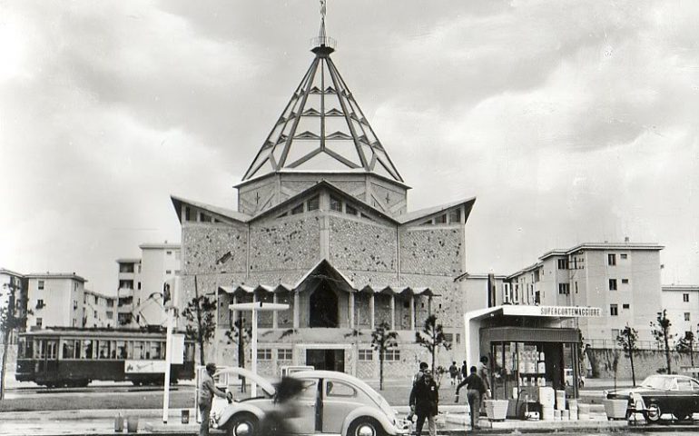 La Cagliari che non c’è più: piazza San Michele nel 1966