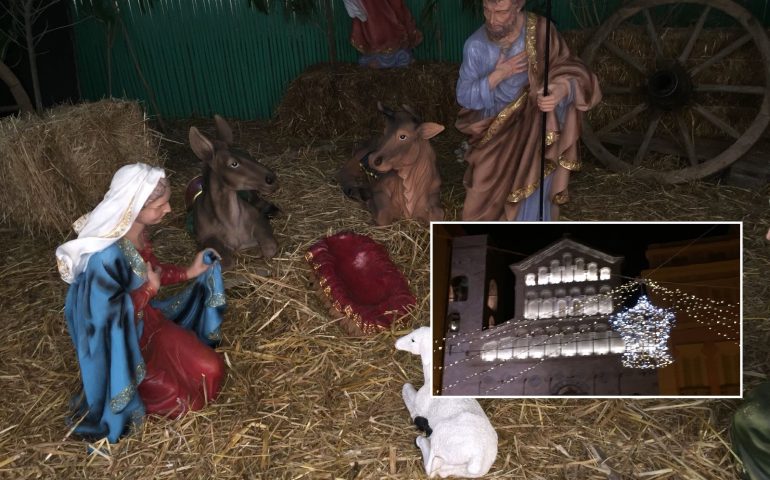 Piazza Palazzo ancora più magica: allestito il presepe di fronte alla Cattedrale