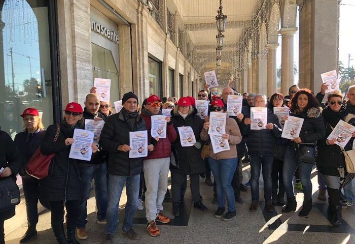 Sciopero lavoratori della grande distribuzione: a Cagliari tutti di fronte alla Rinascente