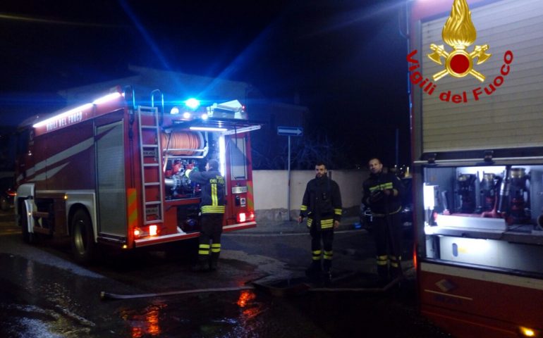 Notte di fuoco nel cagliaritano: incendi a Quartu, Assemini e Sinnai