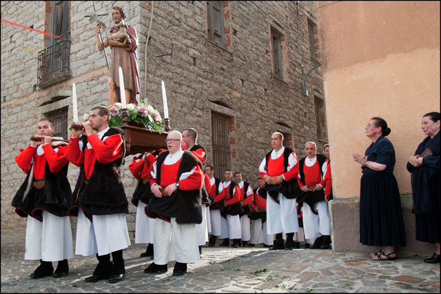 Detti e modi di dire sardi: “Passau su santu, spacciada sa festa”, passato il santo, finita la festa