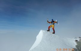 Angelo Lobina sulla punta del Monte Vinson