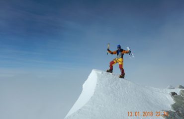 Angelo Lobina sulla punta del Monte Vinson