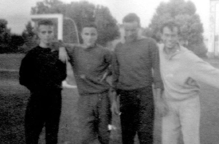 Lucca, settembre 1950 campionati italiani (primato sardo 4x100). da sinistra, Angelo Defraia, Luigi Defraia, Giovannini, Cannas (Foto di MEETING ATLETICA SARDA)