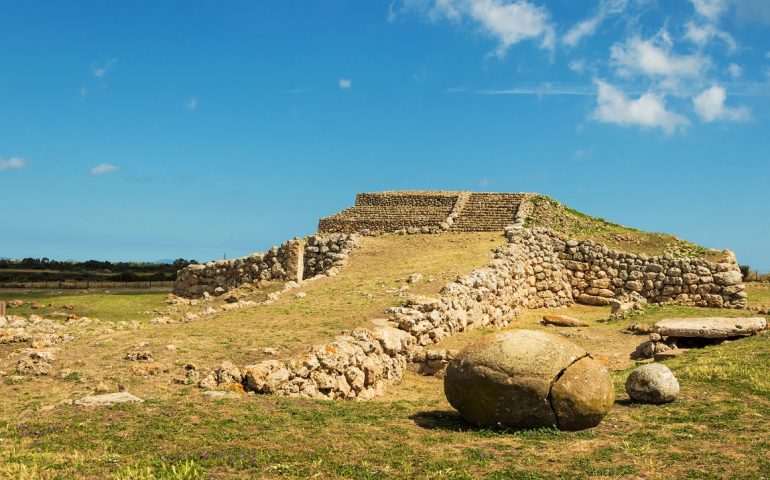 Lo sapevate? In Sardegna esiste una ziqqurat come in Mesopotamia: Ã¨ lâunica nel Mediterraneo