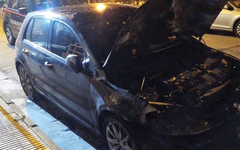 Sestu: in fiamme l’auto del maresciallo dei carabinieri. Probabile origine dolosa