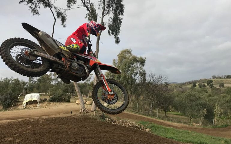 La leggenda del motocross Tony Cairoli si allena al Park cross di Villamar (VIDEO e PHOTOGALLERY)