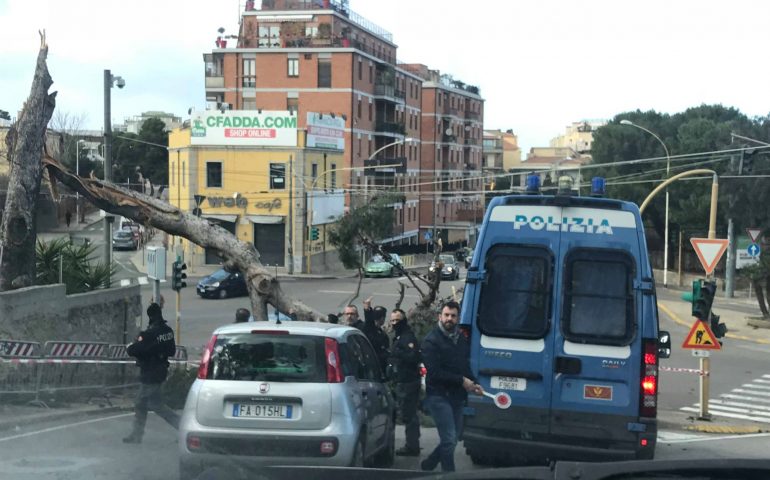 Vento fortissimo in tutta la Sardegna: danni a Cagliari, nell’Hinterland e nel Medio Campidano (PHOTOGALLERY)