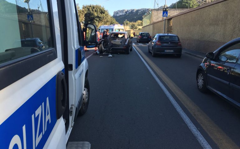 incidente auto scooter viale poetto