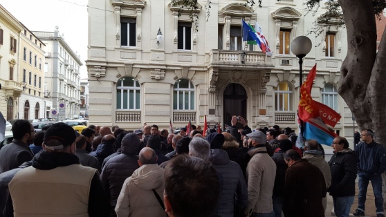 Il dramma dei lavoratori della Keller senza occupazione: sit in a Cagliari per chiedere aiuto