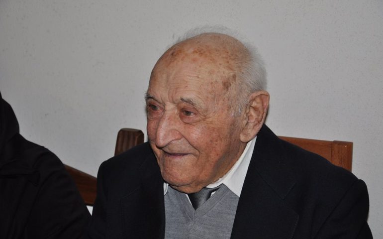 Tanti auguri al nonnino di Oristano: Arturo Fornasier compie 103 anni