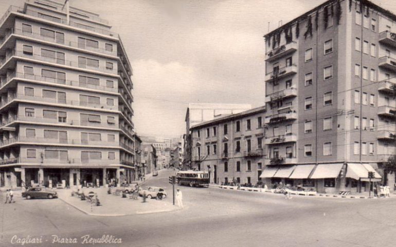 La Cagliari che non c’è più: piazza Repubblica in una vecchia foto dei primi anni Sessanta