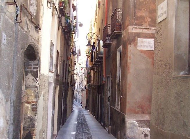Cagliari, donna di 57 anni trovata cadavere in un b&b di via Dei Genovesi