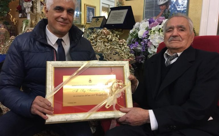Sardegna, terra di centenari: a Capoterra tziu Franciscu Pala ha compiuto 105 anni