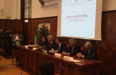 Firma al Mise della cessione di Alcoa