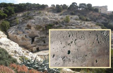 Nel riquadro il graffito recante il messaggio del martire - Foto di M.Dadea