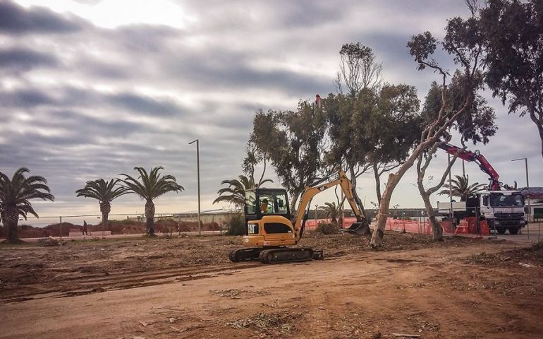 Sport da spiaggia al Poetto: al via i lavori per un nuovo impianto sportivo