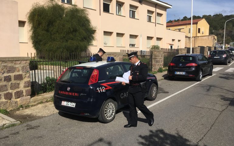 Baby spacciatore sorpreso all’uscita di scuola con dosi di droga nelle mutande