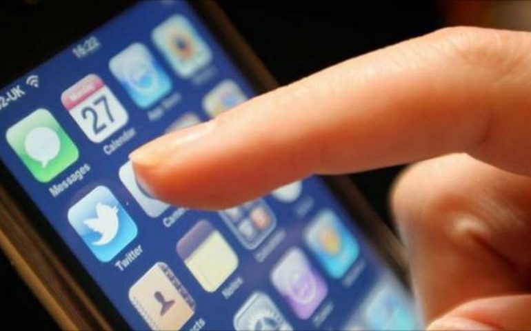 Assemini: signora ruba un cellulare da un negozio e qualche giorno dopo lo restituisce