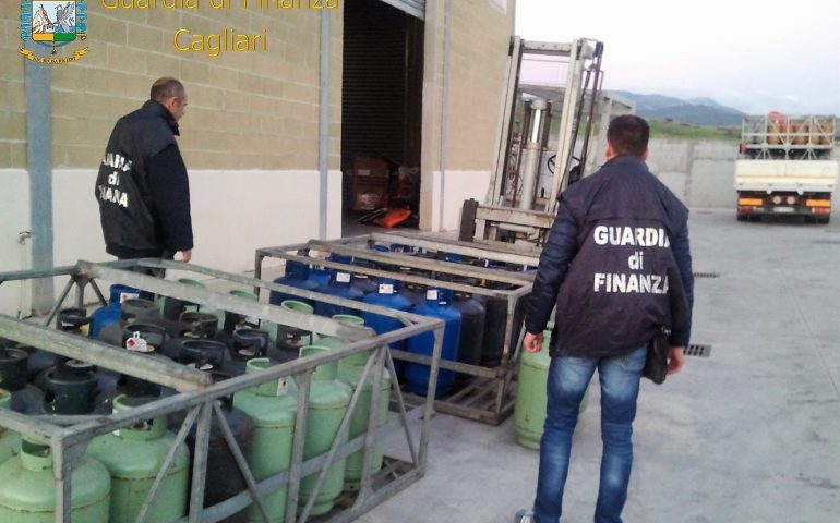 Sequestrati dalla Guardia di Finanza 652 kg di gpl in bombole. Il titolare denunciato per violazione norme antincendio