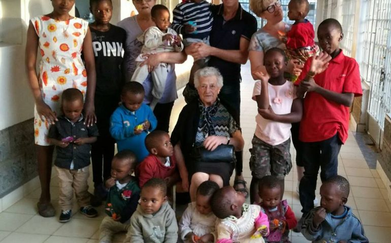 Nonna Irma è arrivata in Kenia: ecco le foto dall’orfanotrofio
