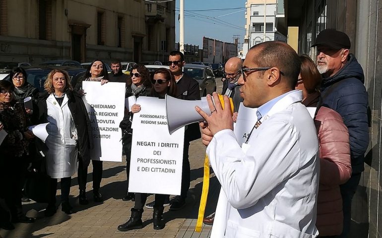Farmacisti senza sede in protesta: “Dalla Regione l’ennesima promessa, verrà mai mantenuta?”