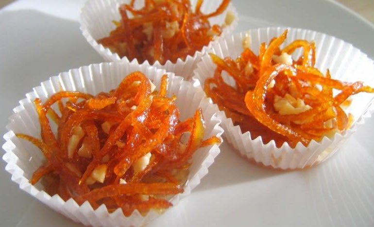 La ricetta Vistanet di oggi: s’Aranzada, dolce tipico del Nuorese a base di scorza d’arancia, mandorle e miele