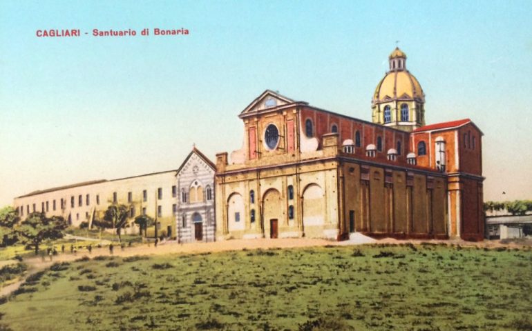 La Cagliari che non c’è più: la basilica e il santuario di Bonaria in una foto colorata dei primi decenni del Novecento