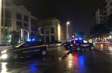 Carabinieri via roma notte cagliari