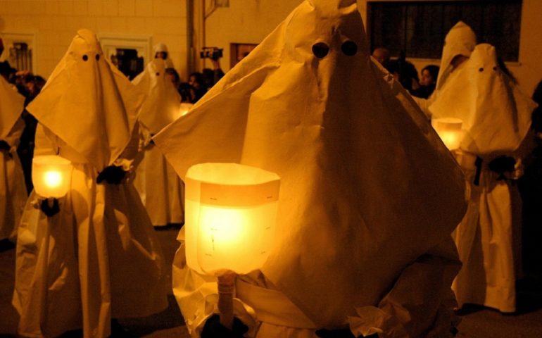 Sa Chida Santa in Sardegna: a Iglesias la suggestiva processione del Descenso