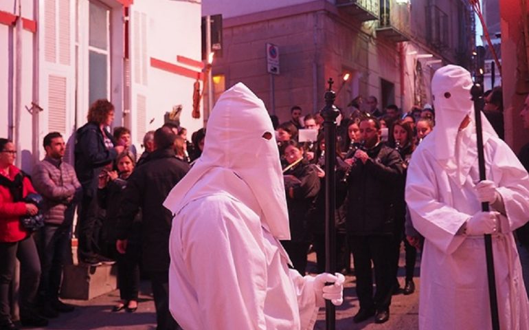 AAA cercasi “Baballottis”. L’Arciconfraternita di Iglesias si prepara alla settimana santa