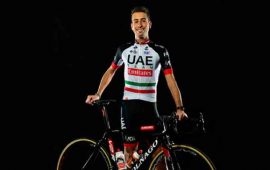 Fabio Aru con la maglia della Uae Emirates.